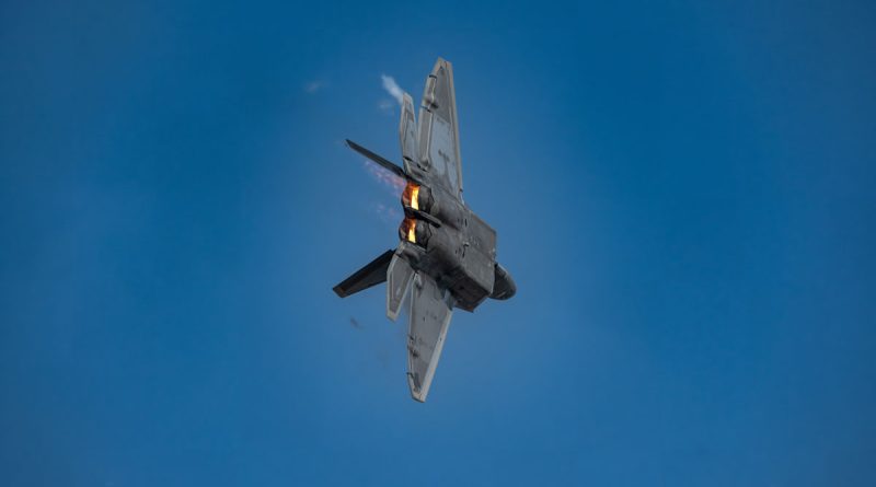 F22 Raptor making turn over EAA at Oshkosh