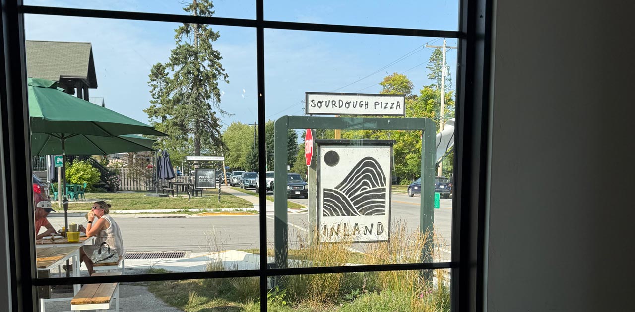 Sourdough Pizza Restaurant in Door County, Wisconsin: Is it worth the hype? 3 Inland pizza restaurant dining room in Baileys Harbor, Door County